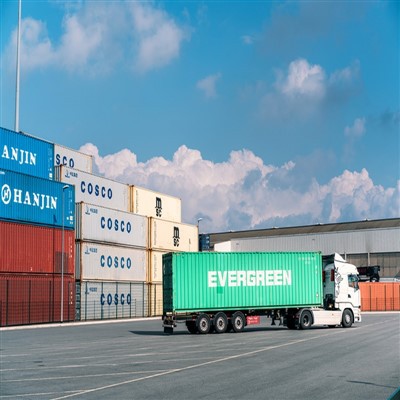 سڑک اور ریل کنٹینرز